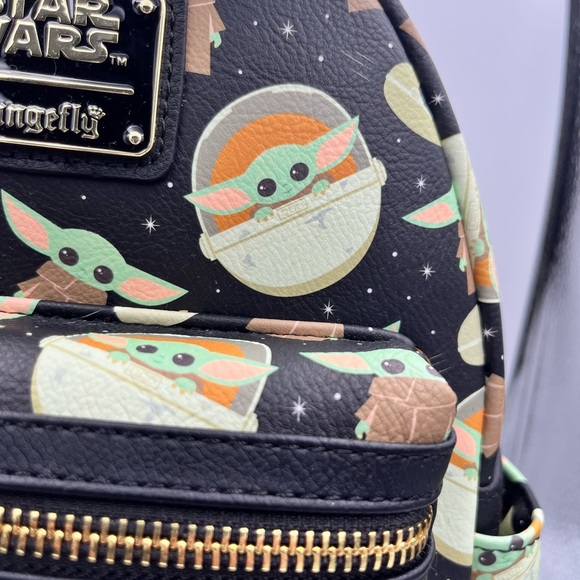 Loungefly backpack Baby Yoda main image 12